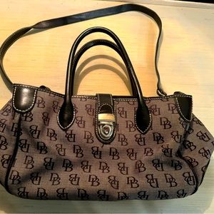 Dooney & Bourke Janine Black Signature Satchel Bag crossbody strap EUC Push Lock